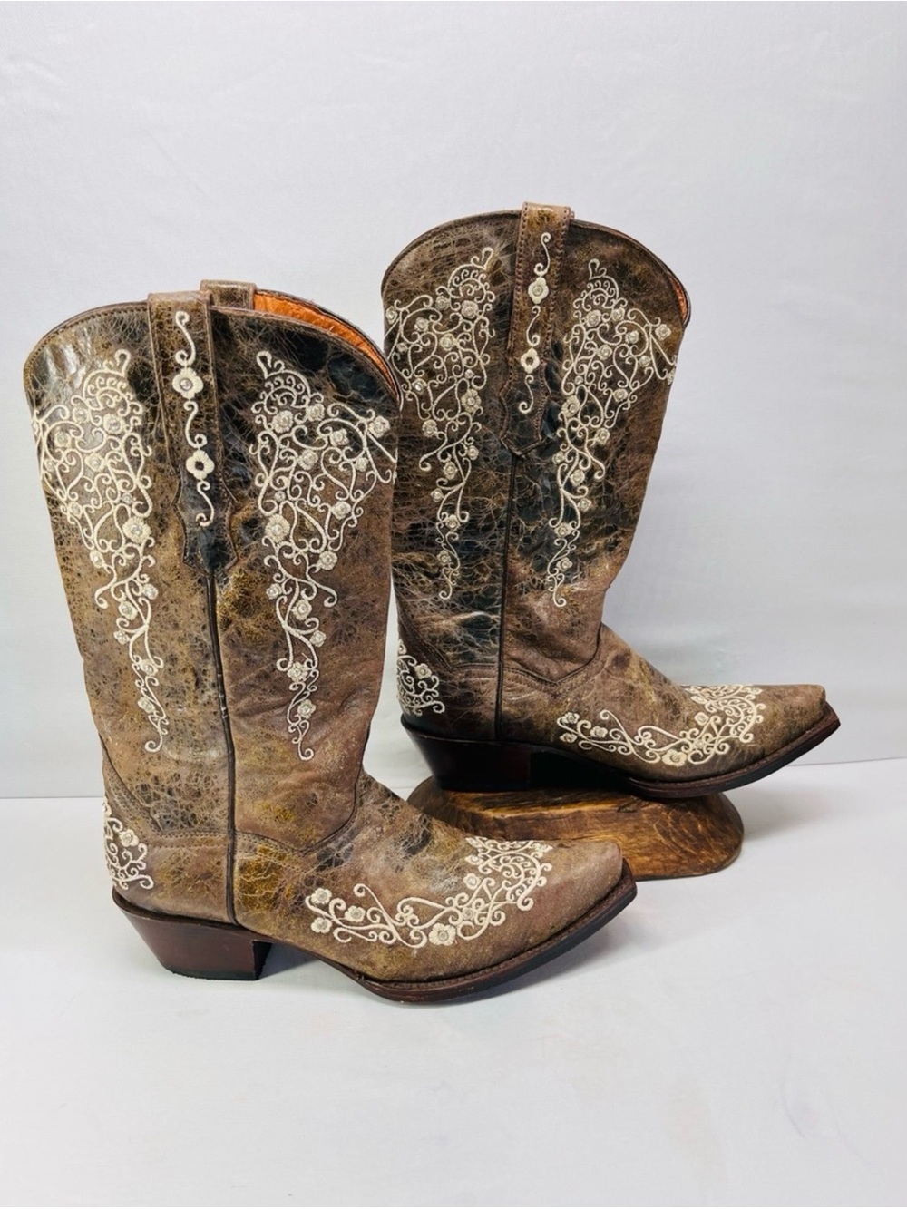 Corkys Brown Genuine Leather Distressed with cream Embroidered Western boots